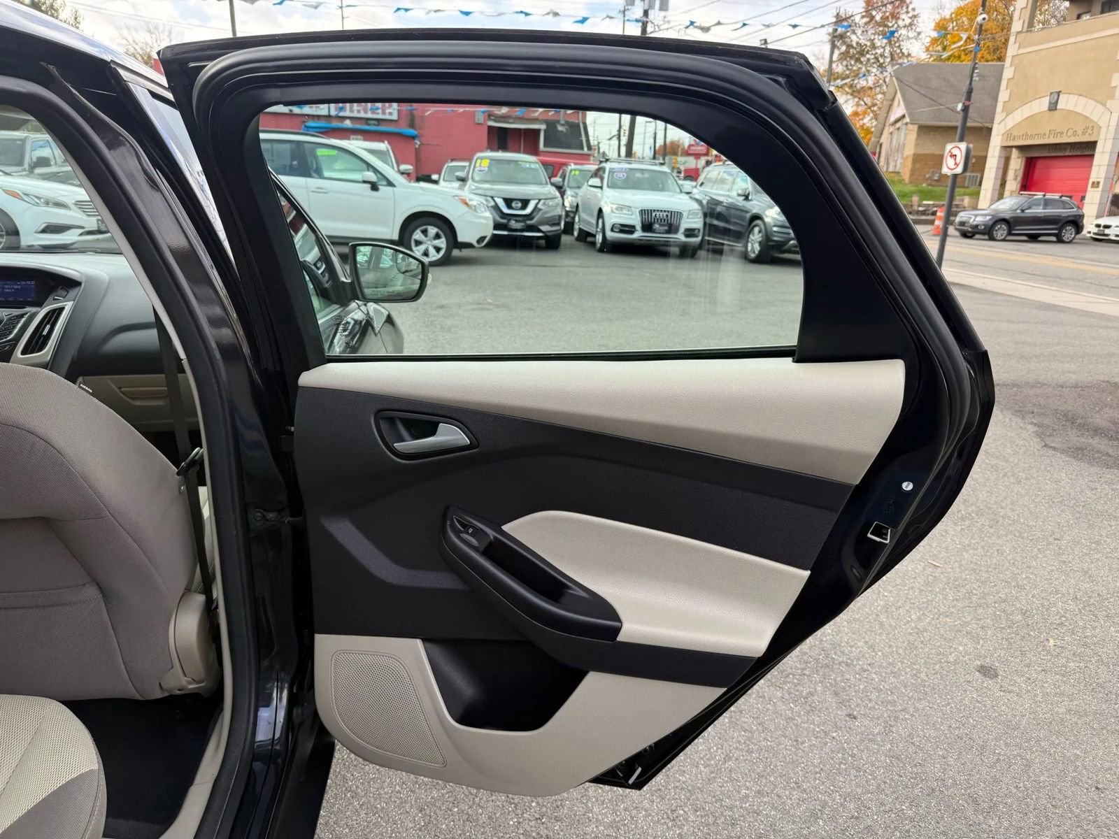 Used 2013 Ford Focus SE image 39