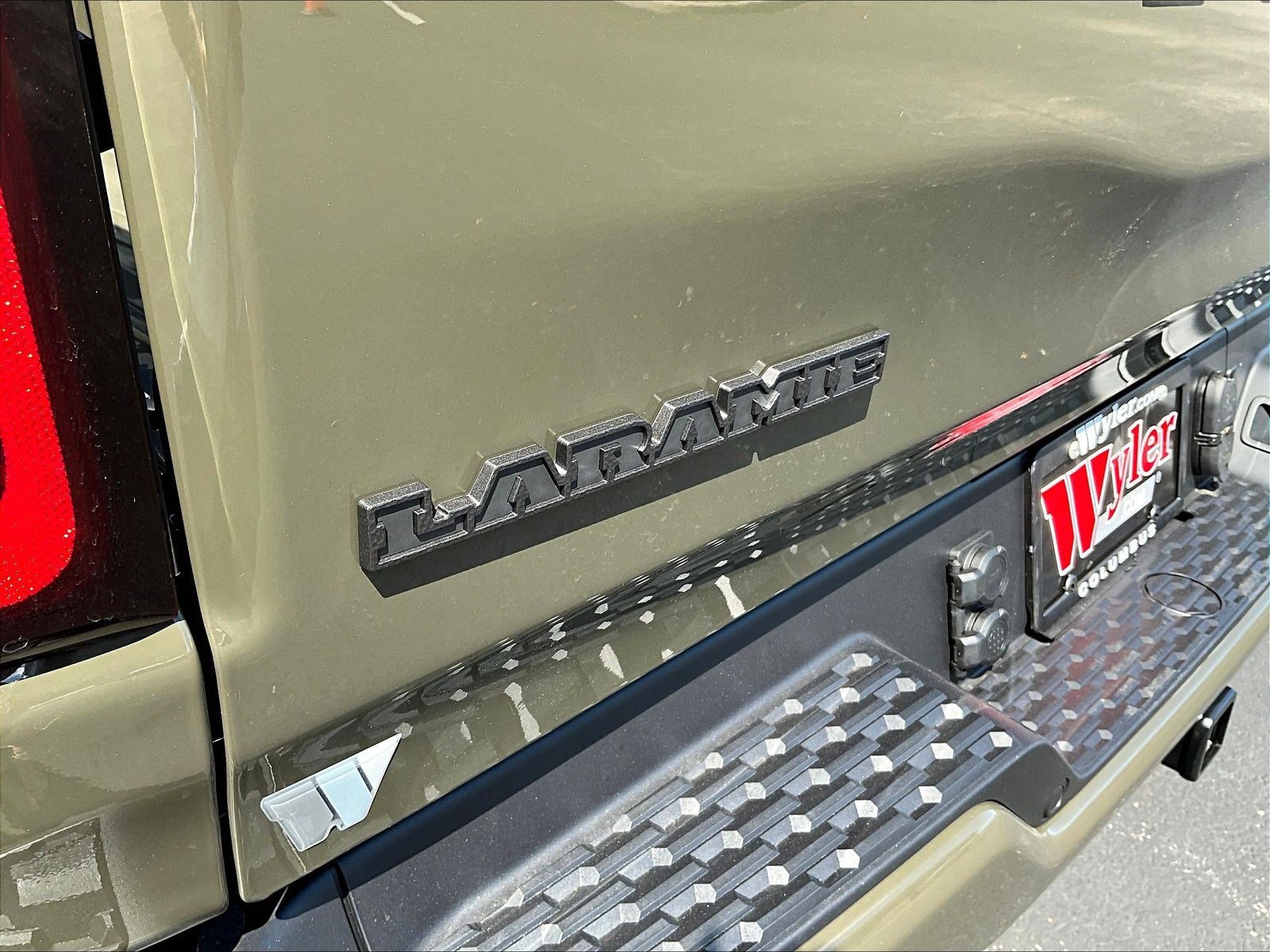 New 2027 RAM 1500 Laramie w/ Night Edition AWD/4WD image 14