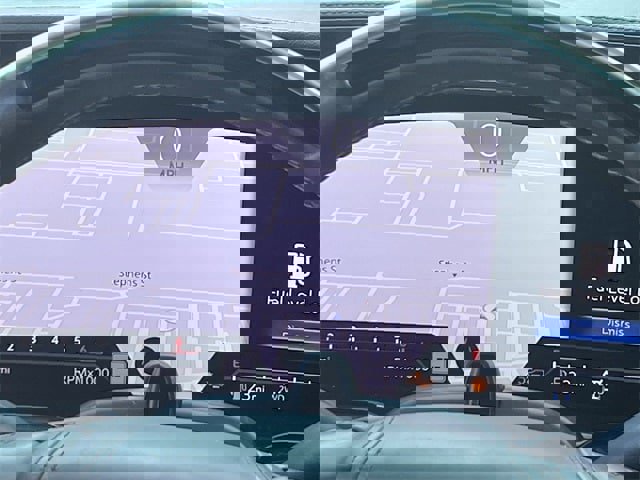 Used 2022 Cadillac Escalade Premium Luxury Platinum image 16