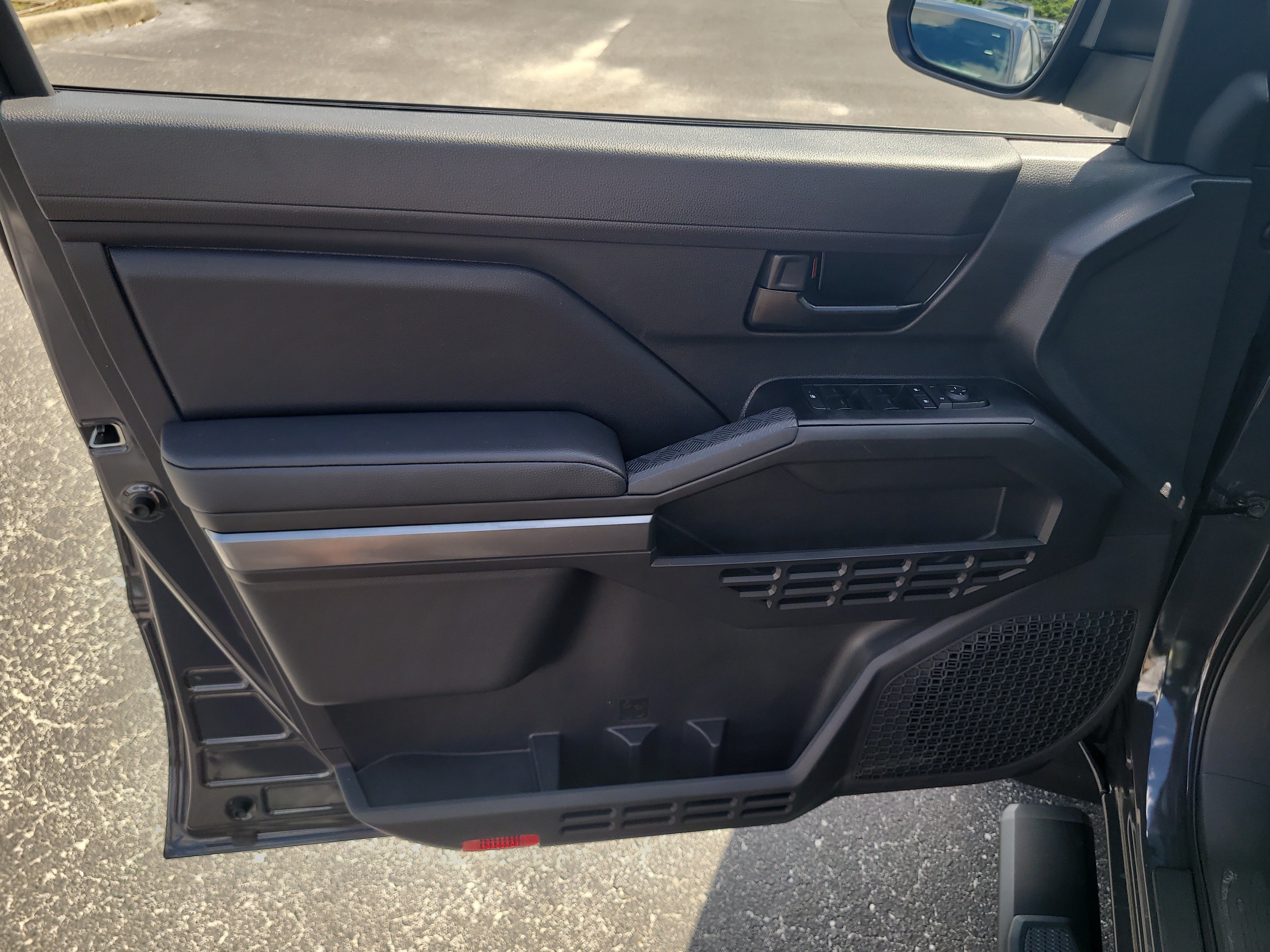 Used 2025 Toyota Tacoma SR5 RWD image 17