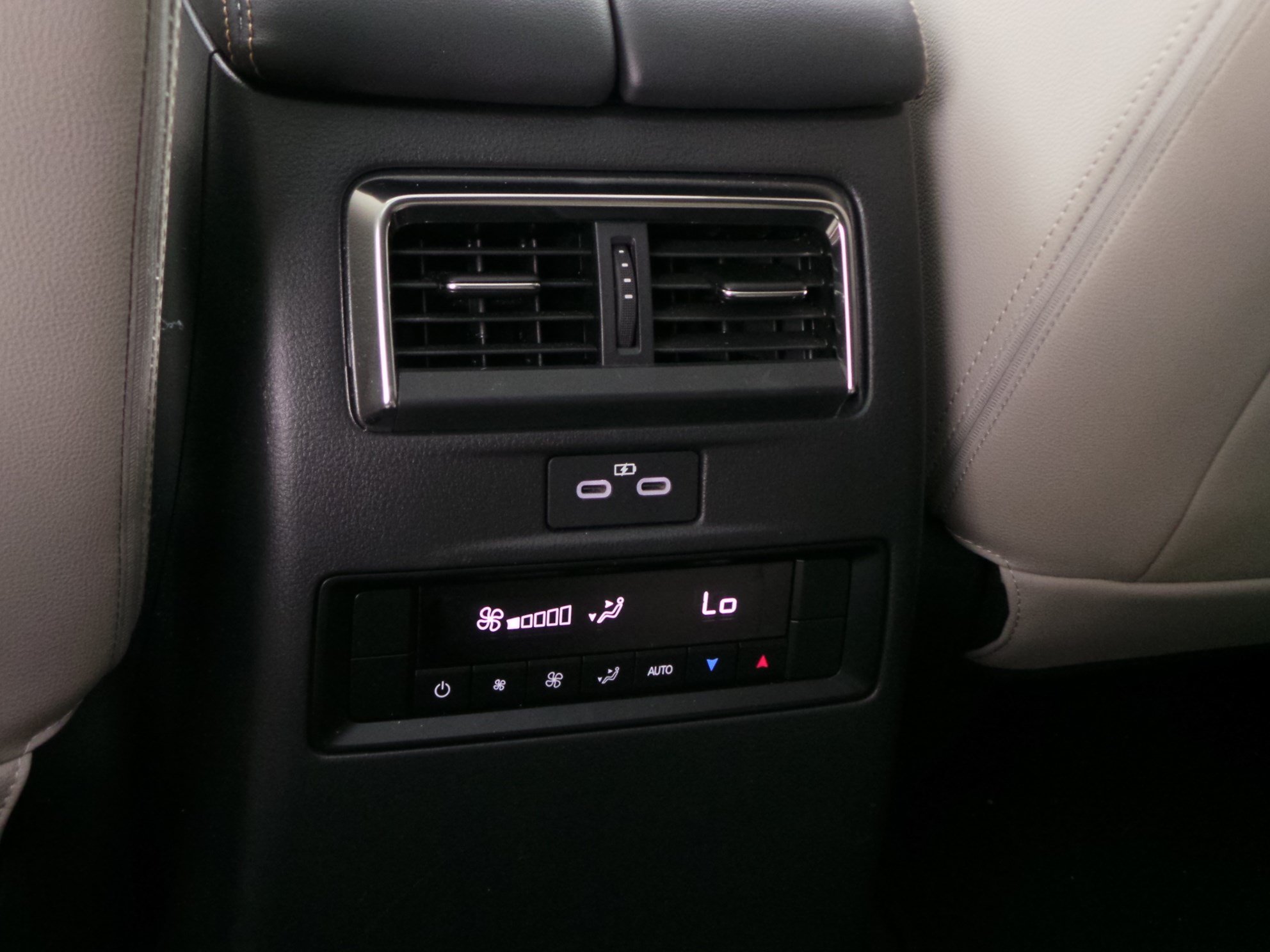 Certified 2024 MAZDA CX-90 3.3 Turbo w/ Premium Package AWD/4WD image 37