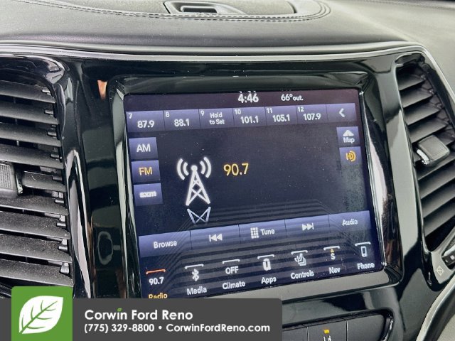 Used 2019 Jeep Cherokee Overland w/ Technology Group AWD/4WD image 18