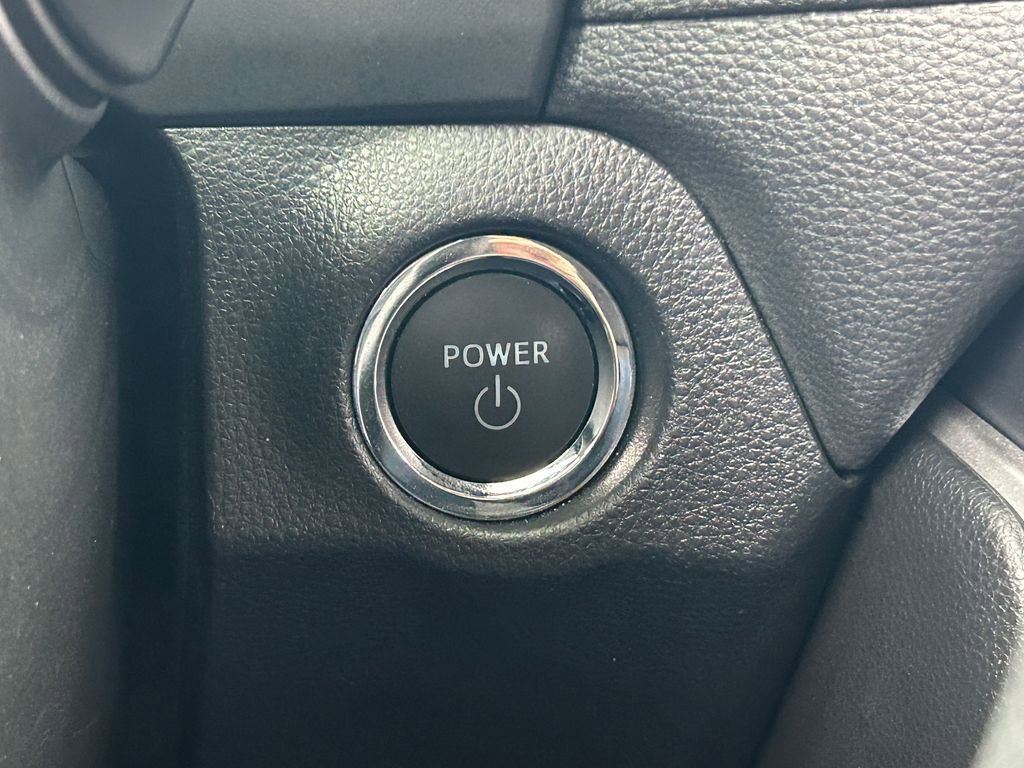 Used 2025 Toyota RAV4 XLE image 26