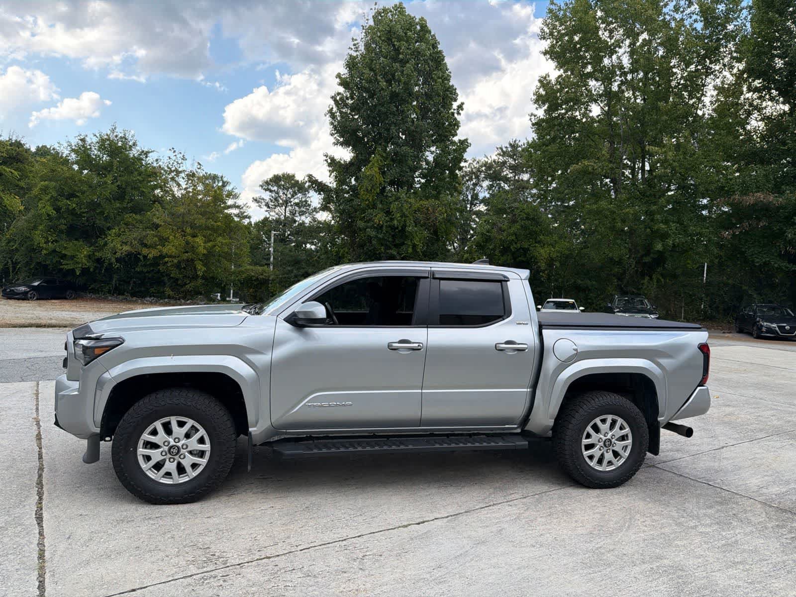 Used 2024 Toyota Tacoma SR5 AWD/4WD image 7