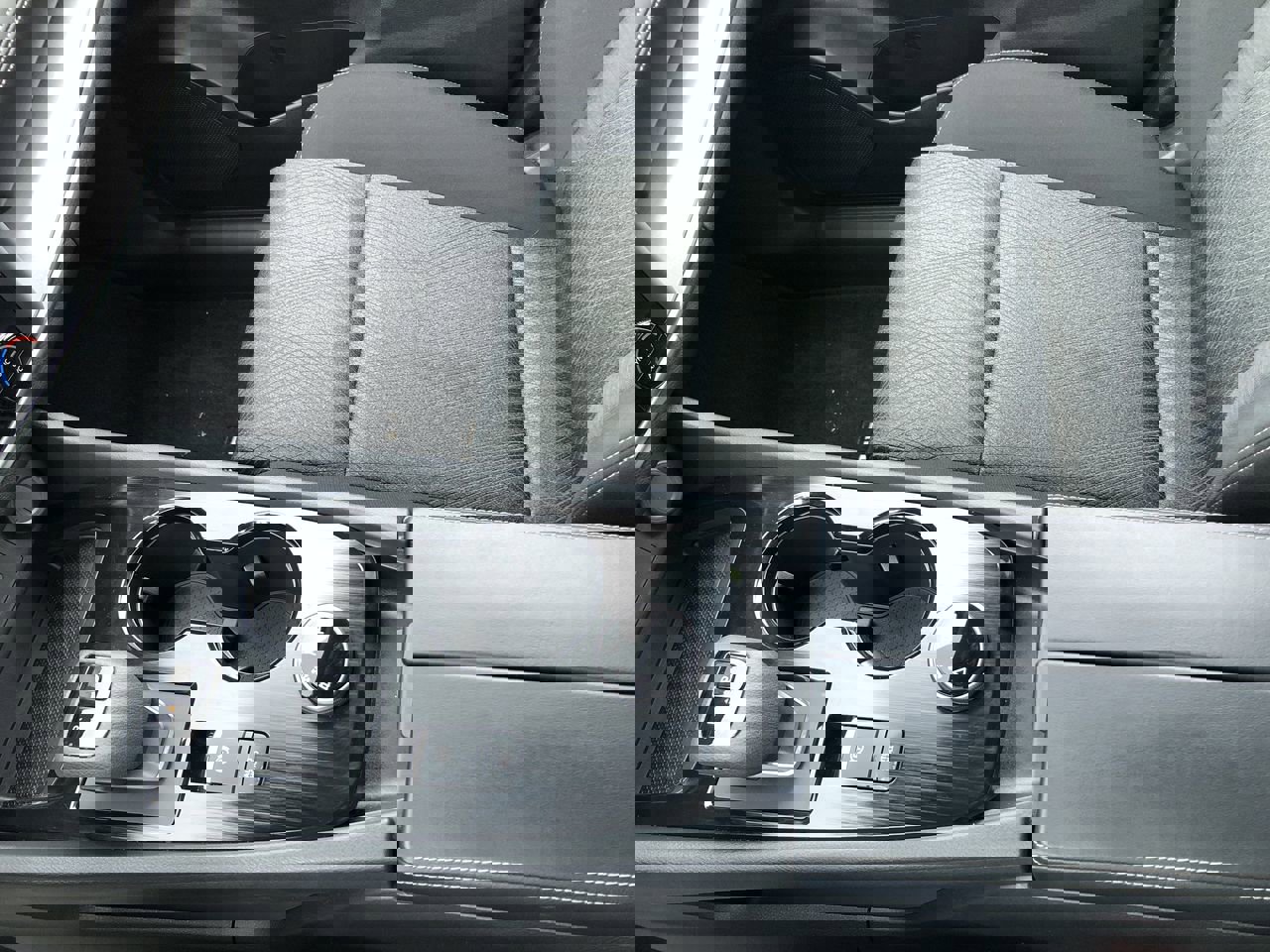 Used 2025 Nissan Rogue SV image 26