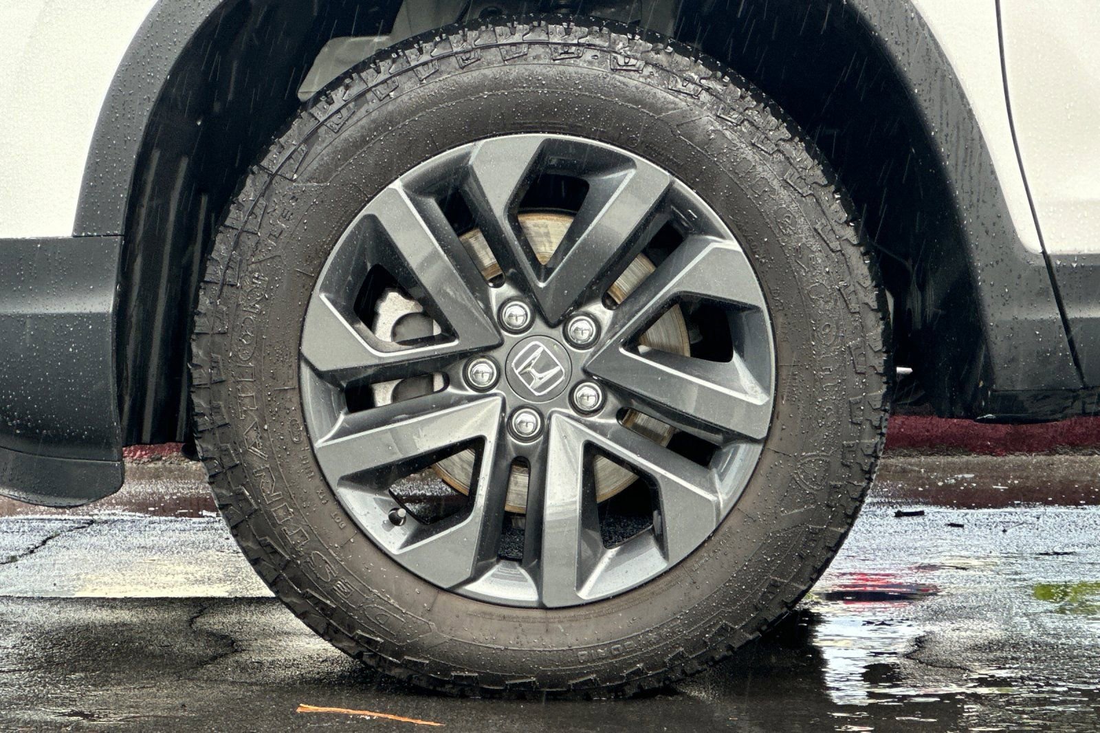 Used 2025 Honda Ridgeline Sport image 32