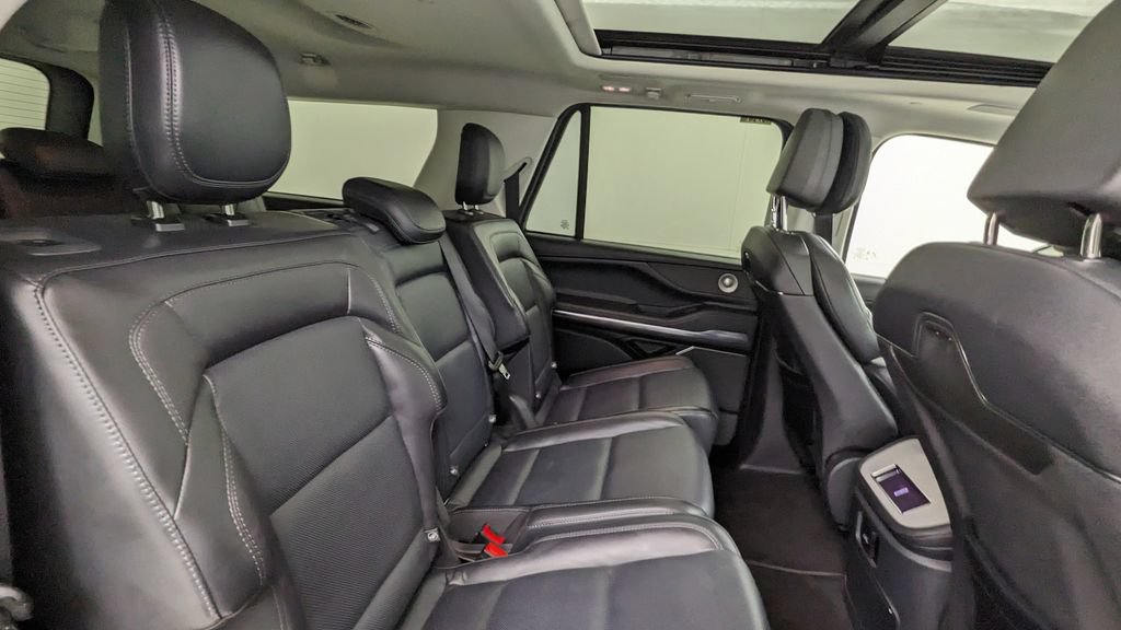 Used 2026 Lincoln Navigator L Reserve AWD/4WD image 41