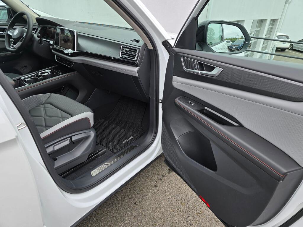 New 2026 Volkswagen Atlas Peak Edition AWD/4WD image 37