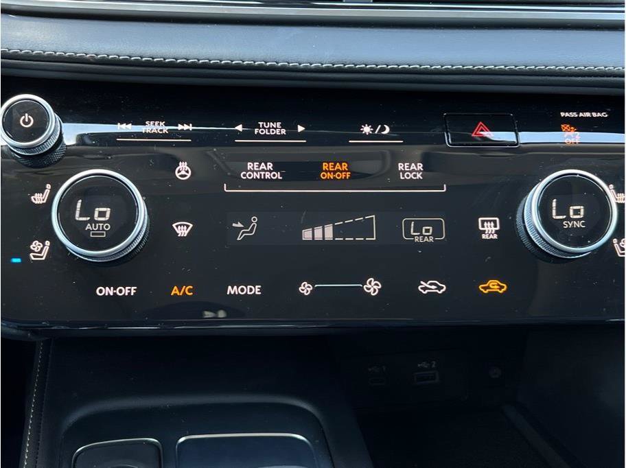 Used 2025 INFINITI QX60 Luxe FWD image 17