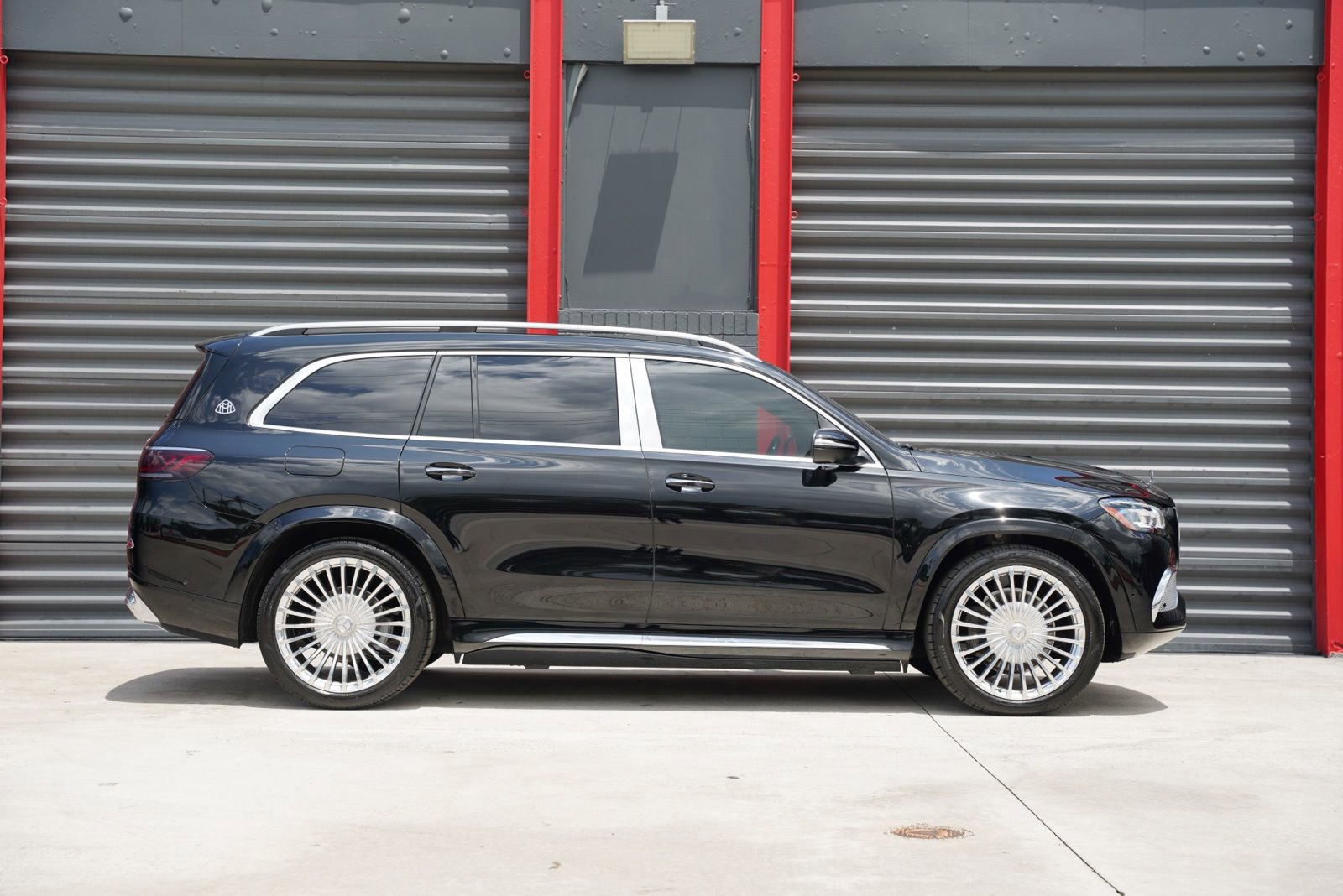 Used 2021 Mercedes-Benz Maybach GLS 600 4MATIC image 4