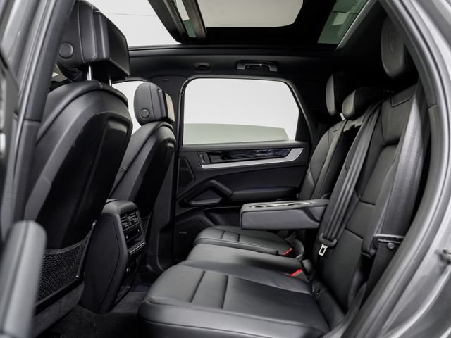 Certified 2024 Porsche Cayenne AWD/4WD image 26