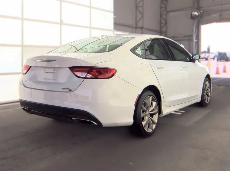 Used 2015 Chrysler 200 S FWD image 2