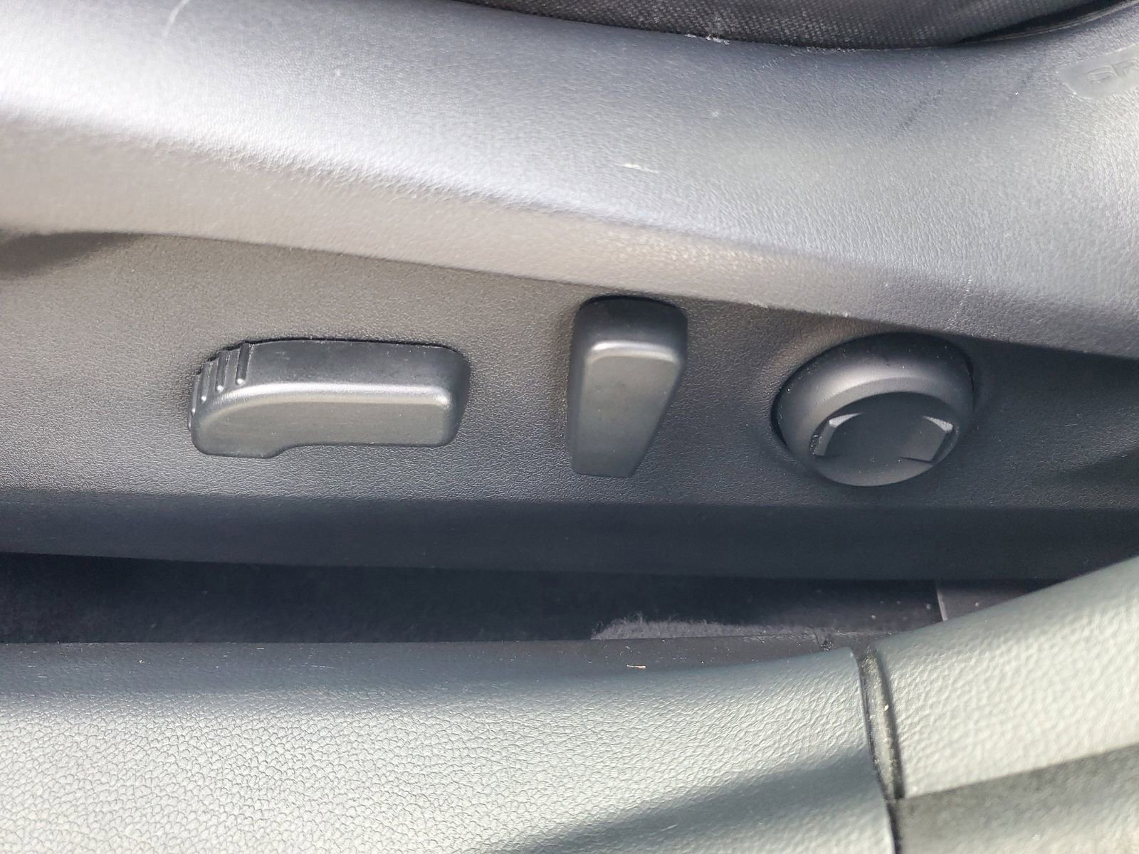 Used 2021 Subaru Outback Premium image 19