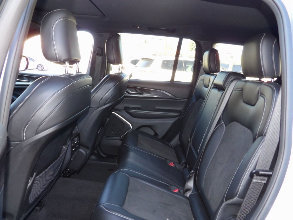 Used 2022 Jeep Grand Cherokee Altitude image 5