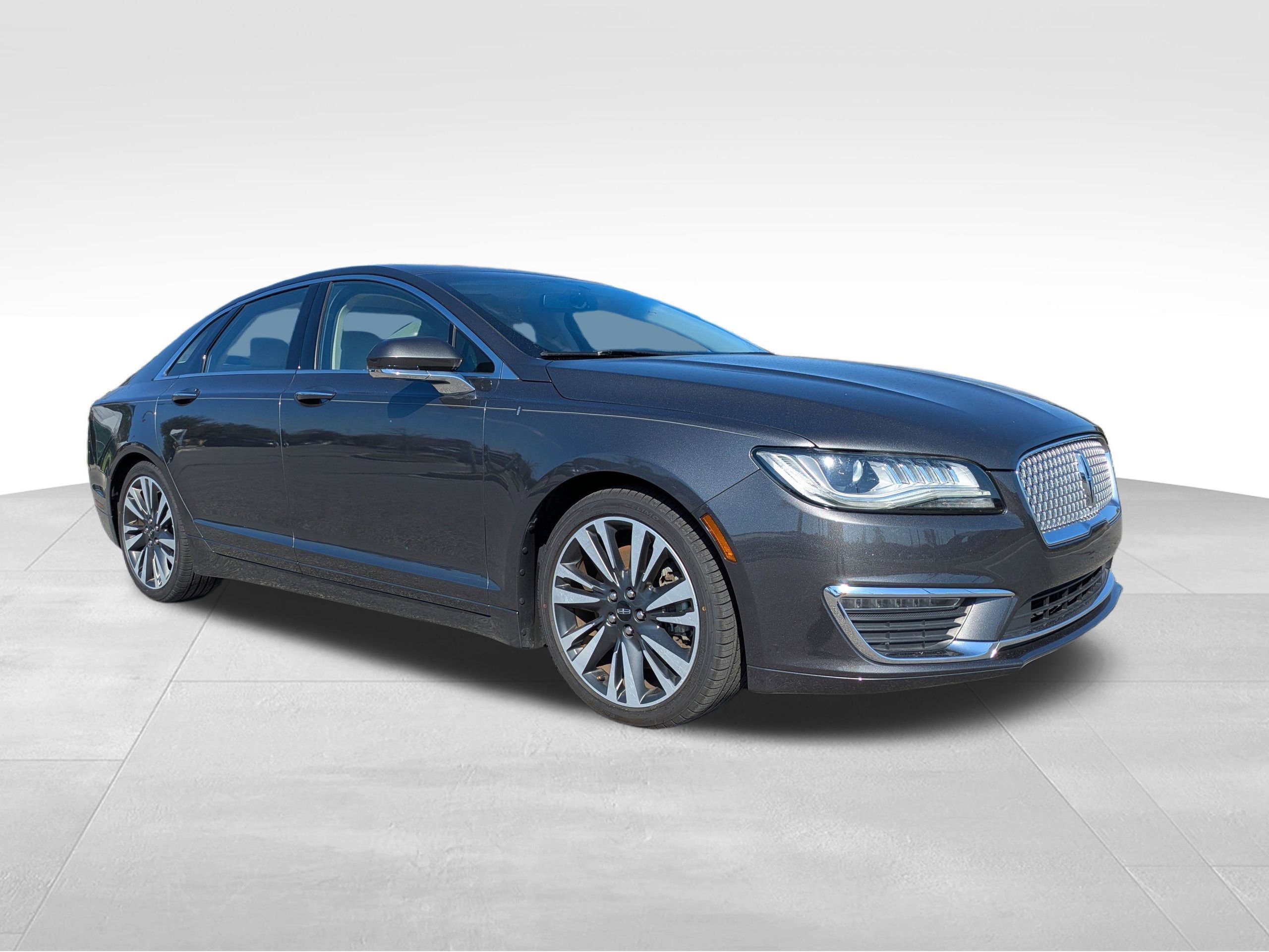 Used 2017 Lincoln MKZ Reserve image 1