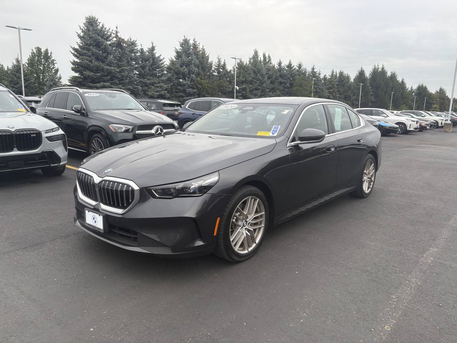 Used 2024 BMW 530i xDrive w/ Premium Package AWD/4WD image 3