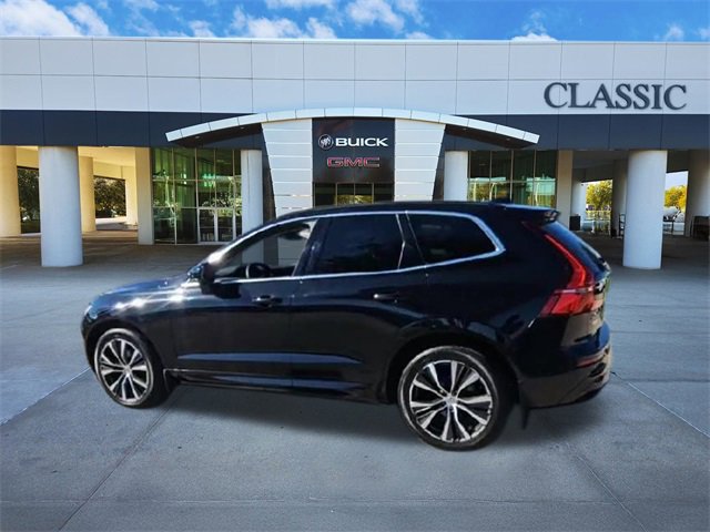 Used 2022 Volvo XC60 B5 Momentum w/ Climate Package image 6