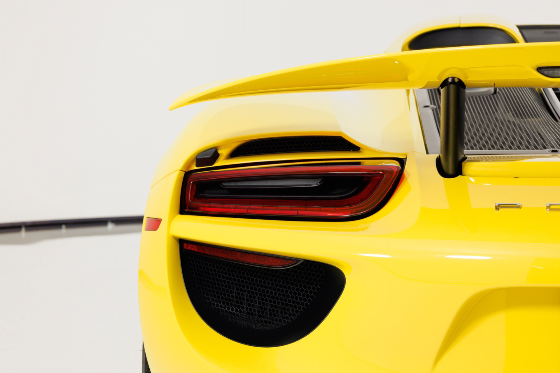 Used 2015 Porsche 918 Spyder AWD/4WD image 70