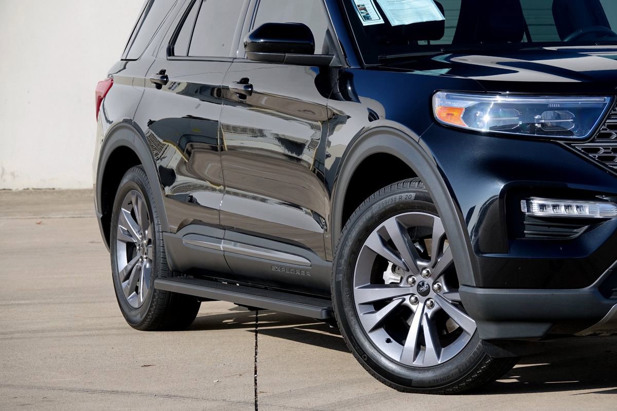 Used 2023 Ford Explorer XLT w/ Equipment Group 202A image 17