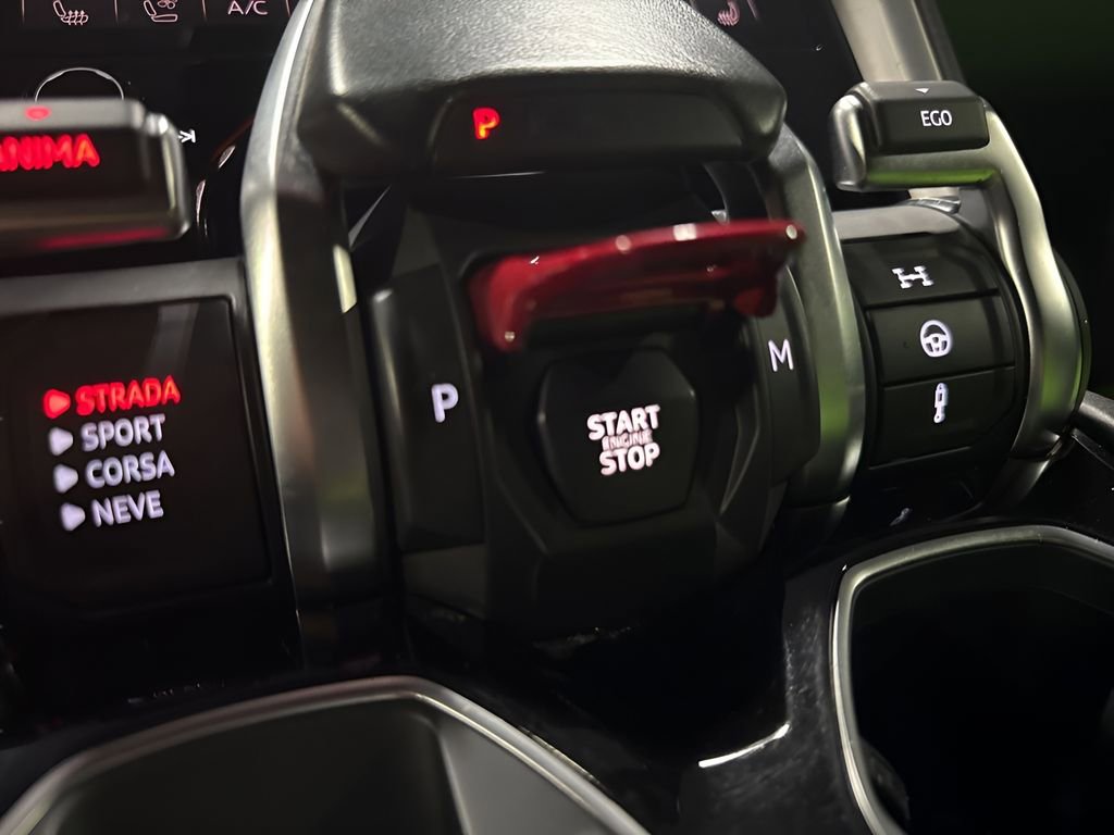 Used 2019 Lamborghini Urus AWD/4WD image 23