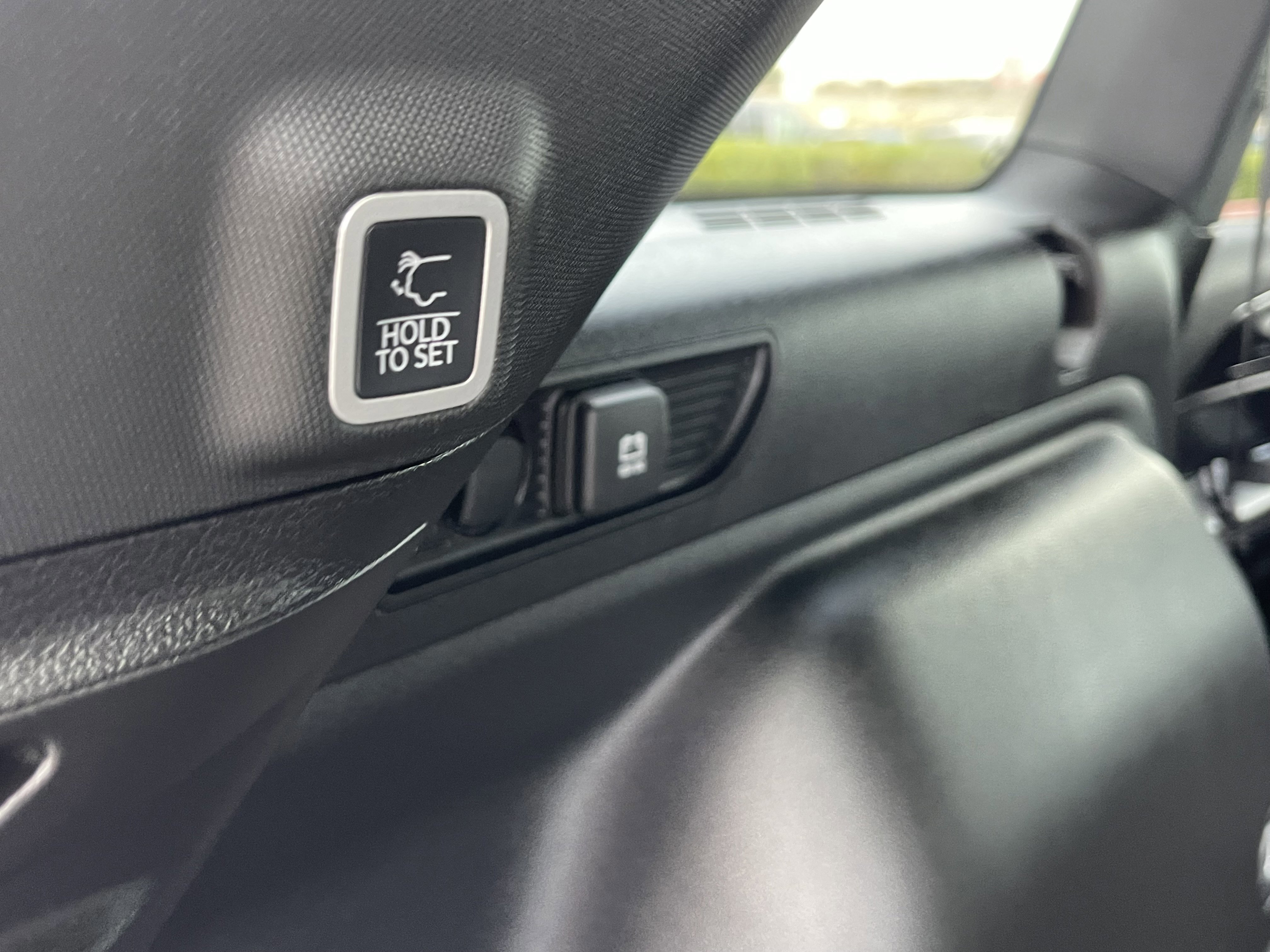 New 2025 Jeep Grand Cherokee Altitude image 26