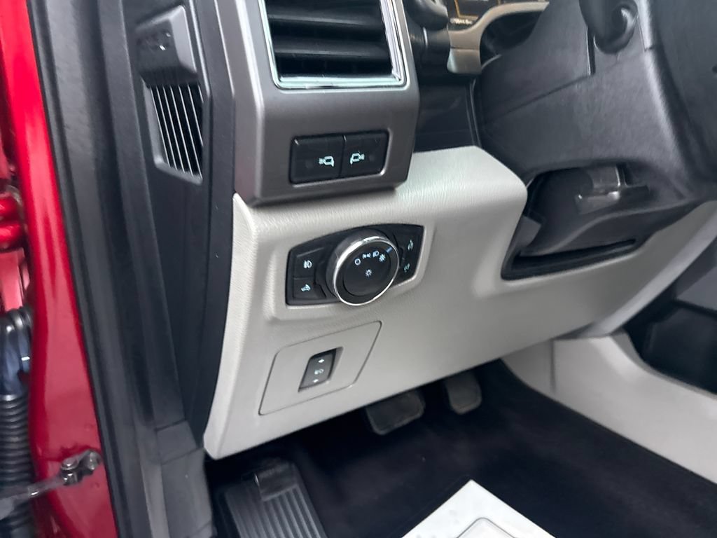 Used 2017 Ford F150 XLT w/ Equipment Group 302A Luxury AWD/4WD image 33