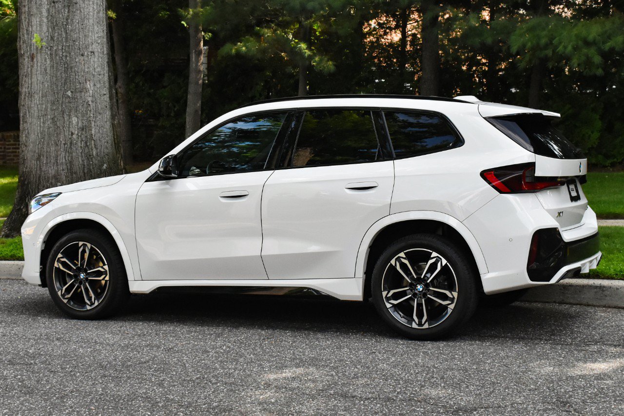 Used 2023 BMW X1 xDrive28i w/ Premium Package AWD/4WD image 5