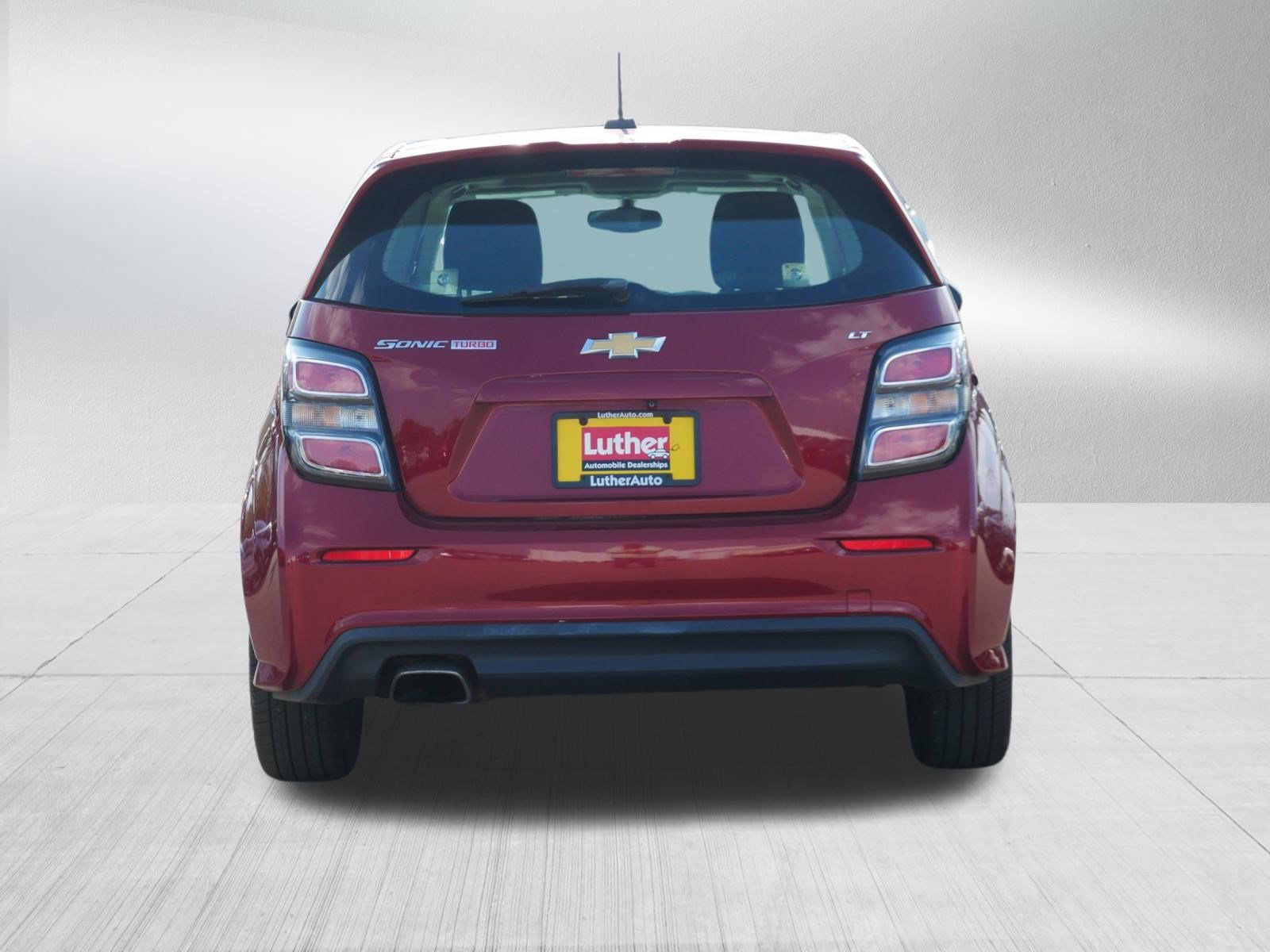 Used 2017 Chevrolet Sonic LT w/ Fun and Sun Package FWD image 6