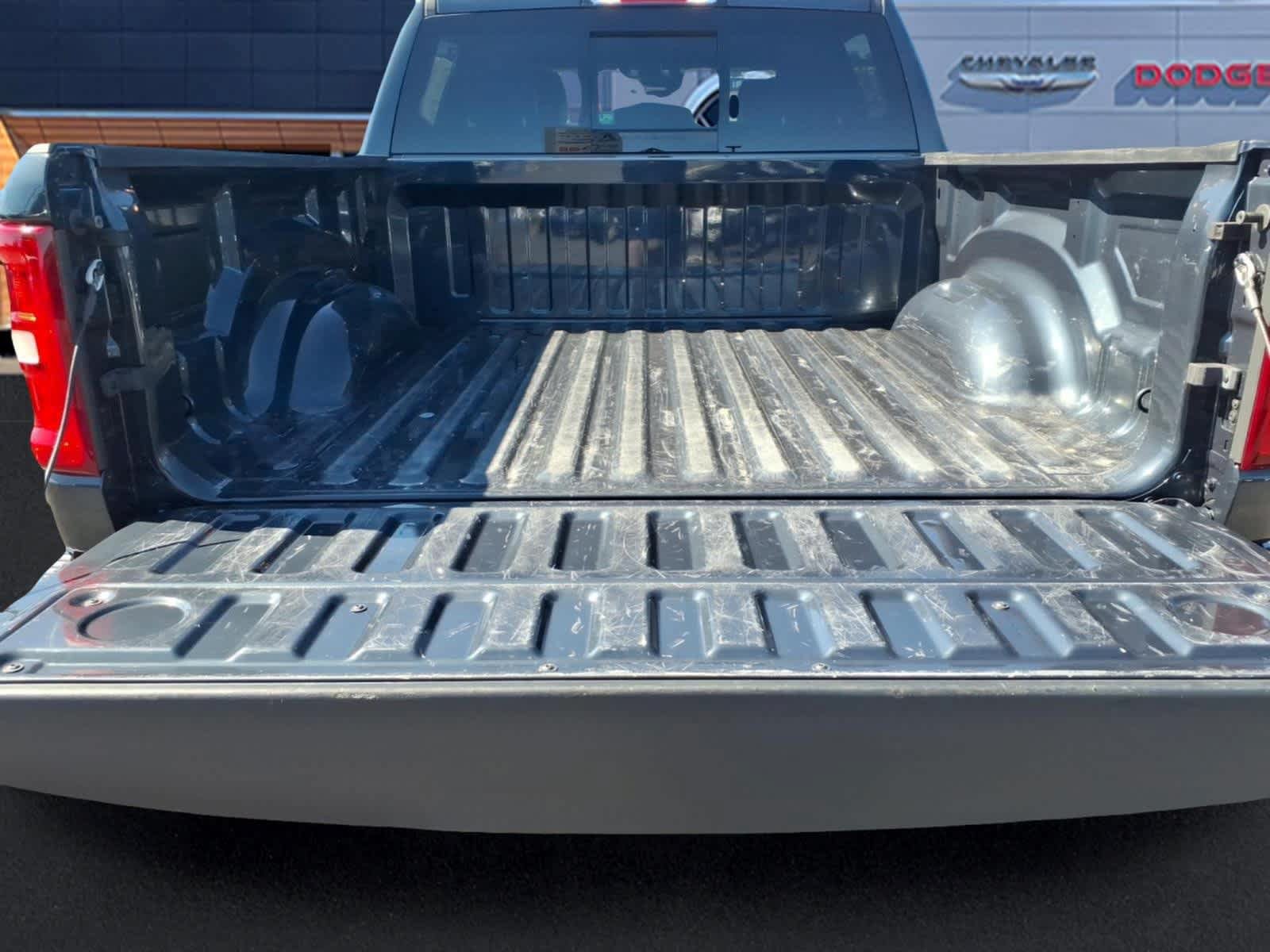 Used 2025 RAM 1500 Laramie AWD/4WD image 10