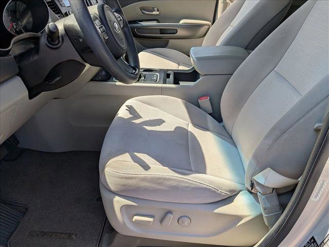 Used 2015 Kia Sedona LX image 15