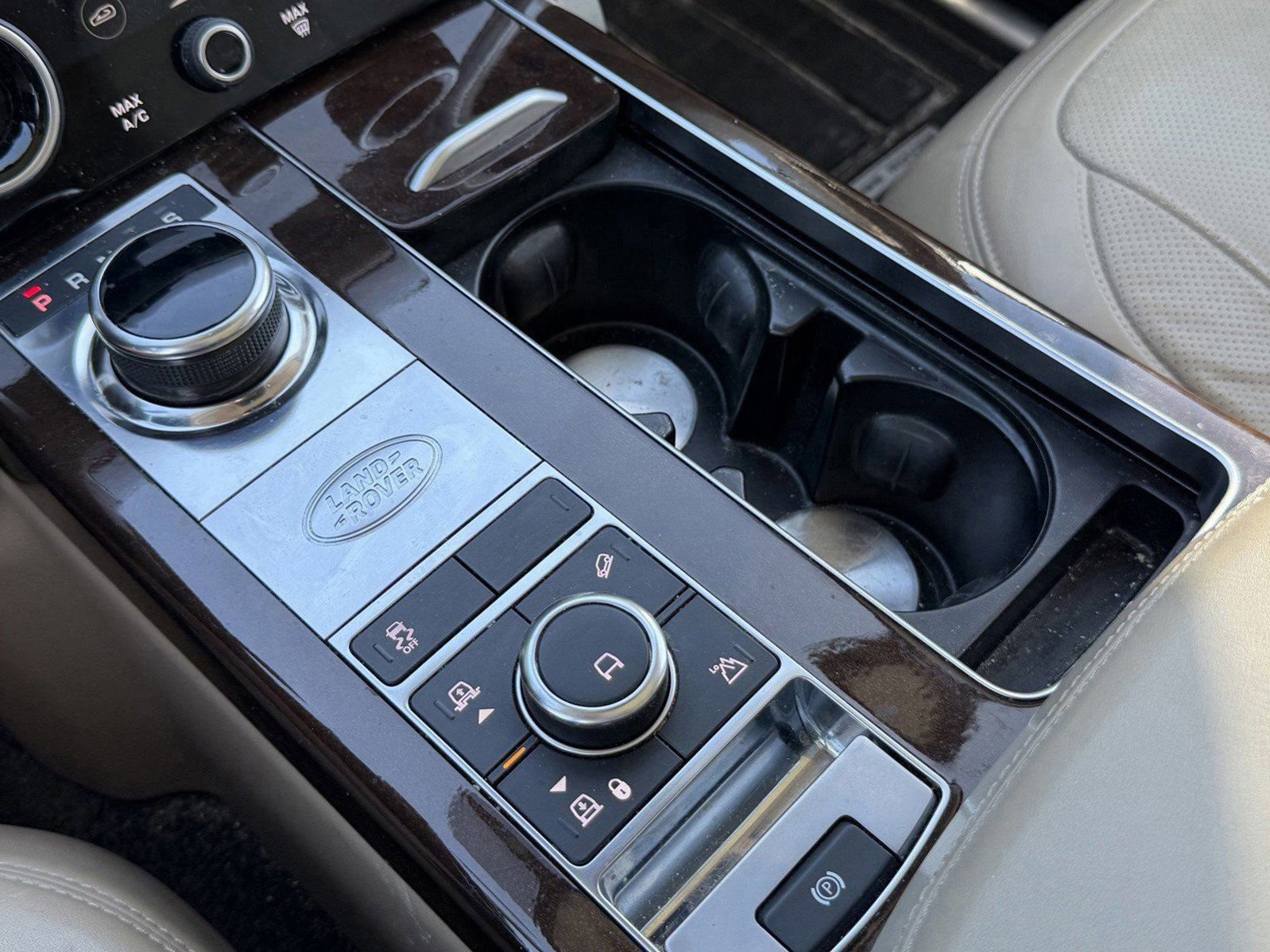 Used 2018 Land Rover Range Rover Long Wheelbase Supercharged image 33