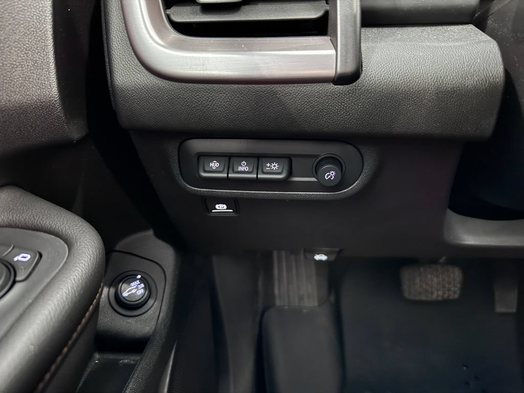 Certified 2024 GMC Terrain AT4 w/ Tech Package AWD/4WD image 25