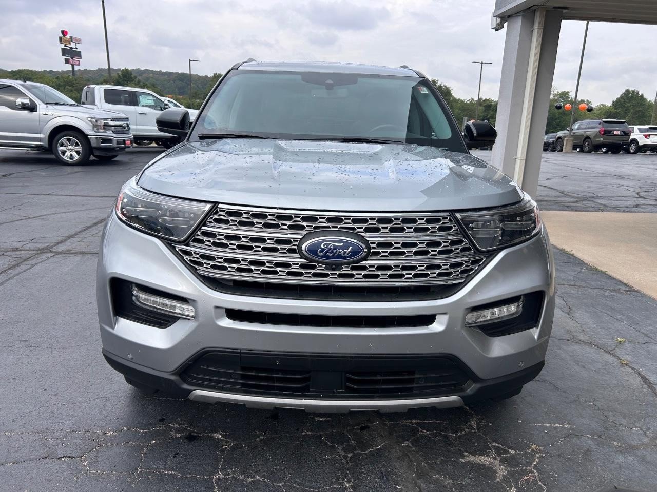 Used 2022 Ford Explorer Limited image 9