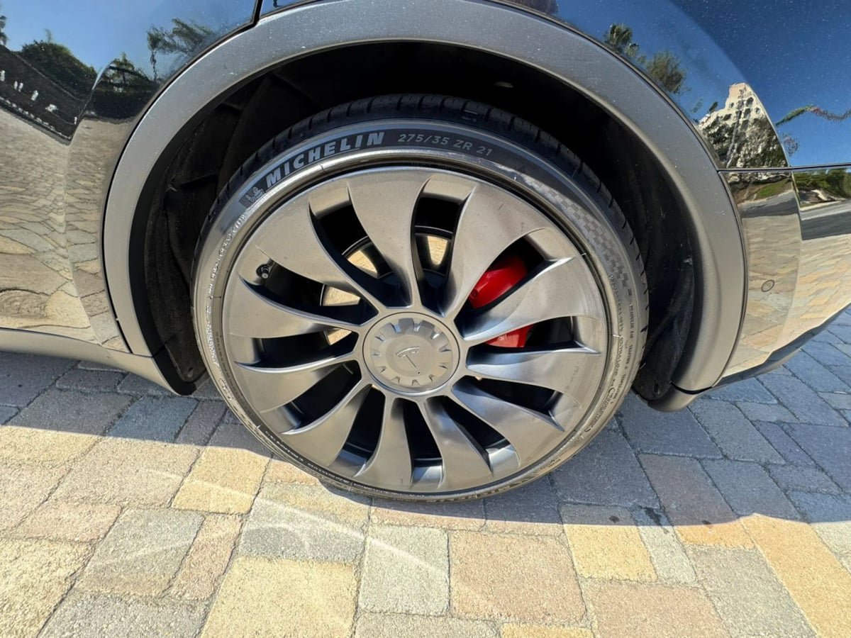 Used 2023 Tesla Model Y Performance AWD/4WD image 35