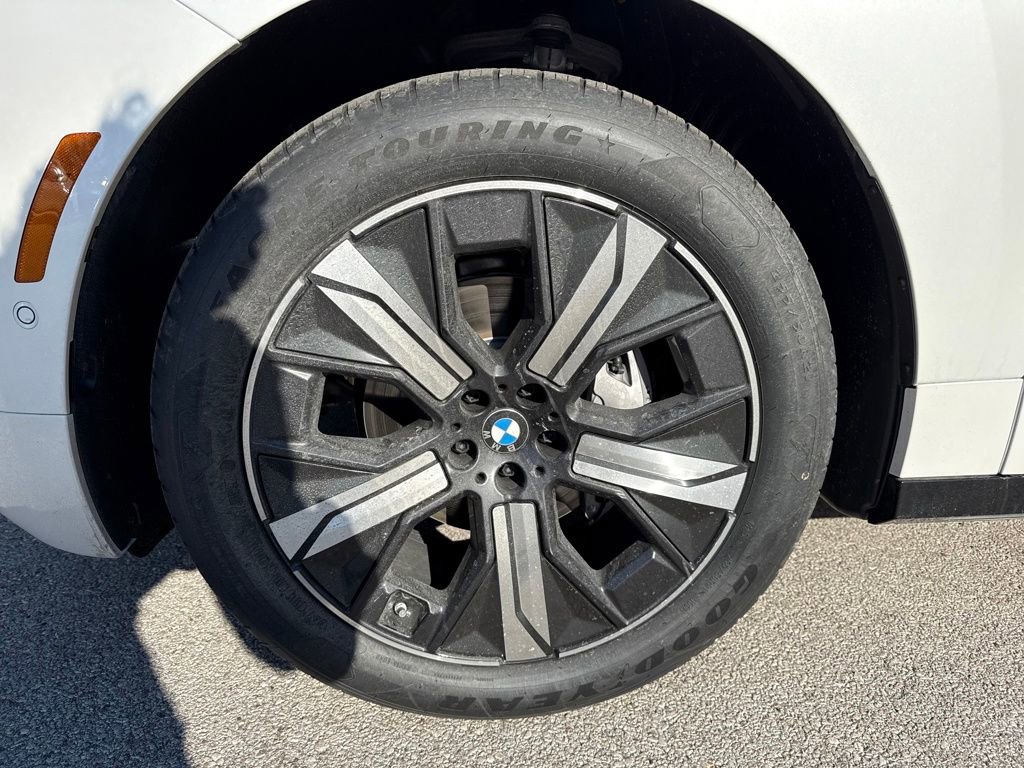 New 2026 BMW iX xDrive45 w/ Premium Package image 9