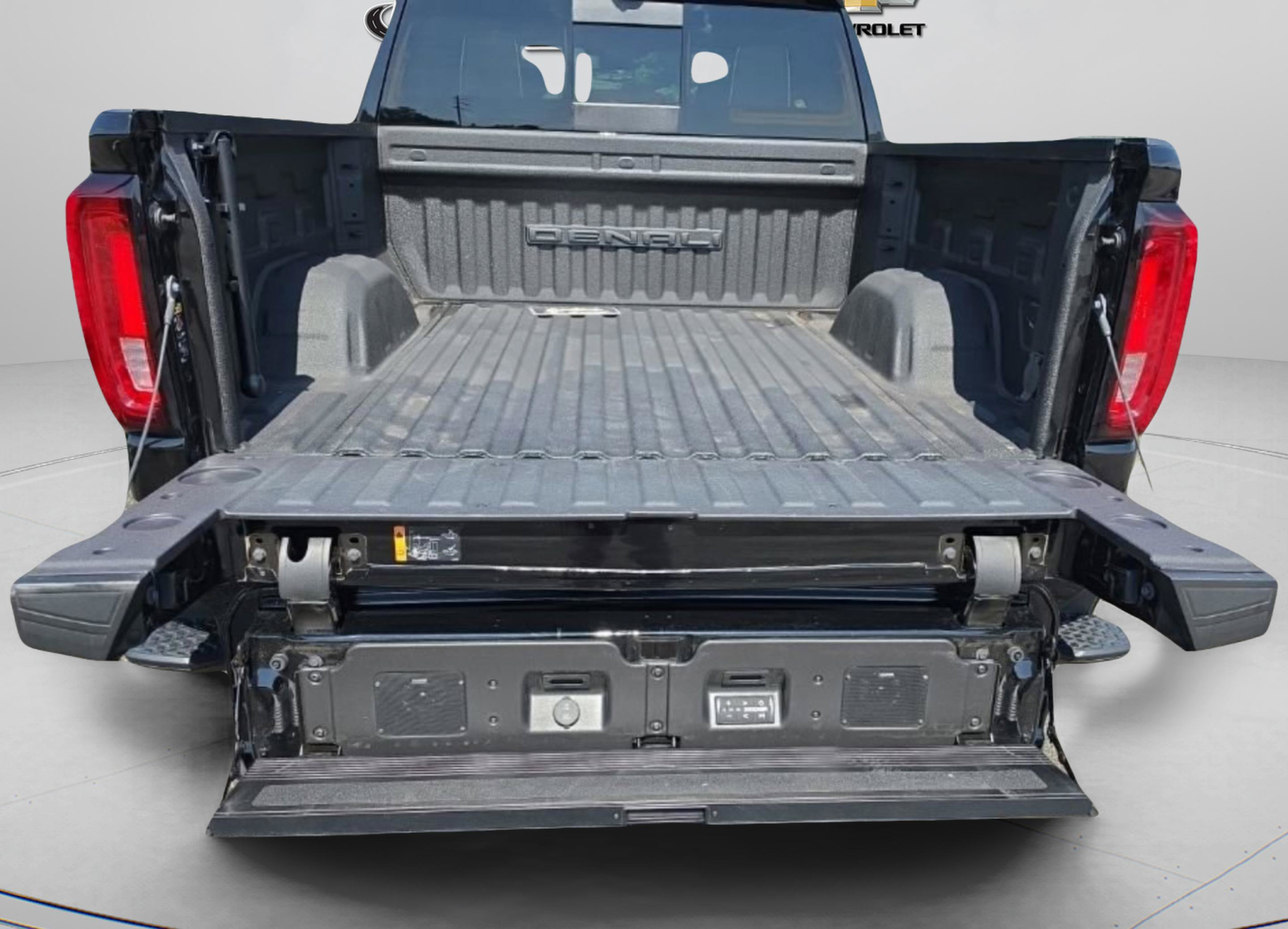 Used 2024 GMC Sierra 1500 Denali Ultimate AWD/4WD image 11