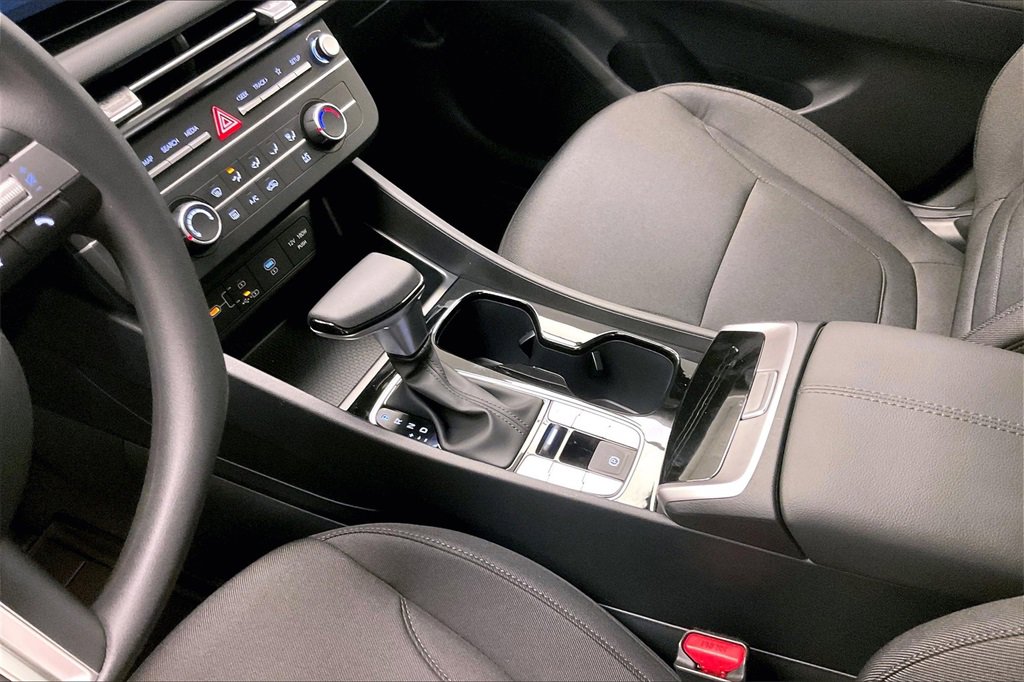 New 2025 Hyundai Tucson SE image 8