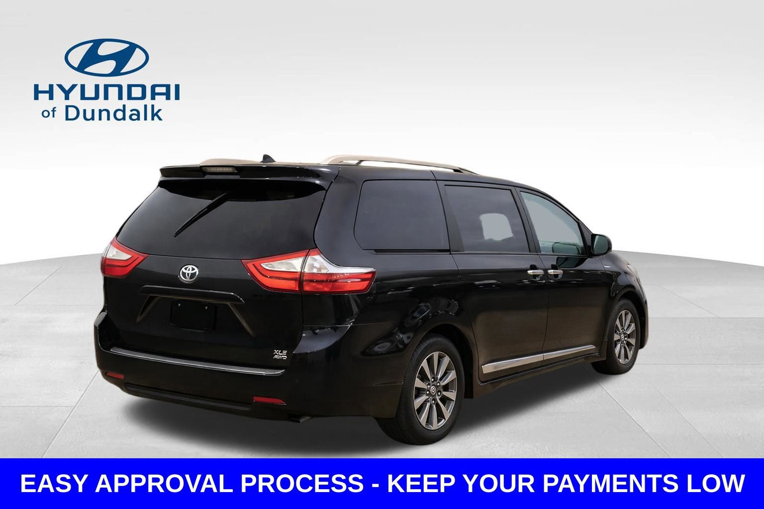 Used 2019 Toyota Sienna XLE Premium image 2