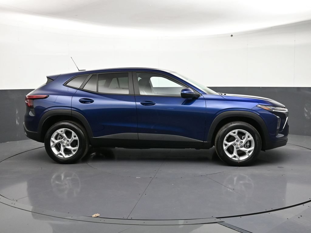 Certified 2024 Chevrolet Trax LS w/ LS Convenience Package FWD image 6
