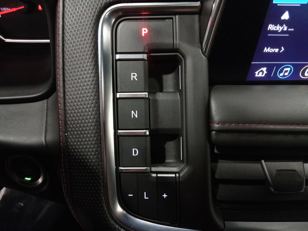 Used 2021 Chevrolet Suburban RST AWD/4WD image 22