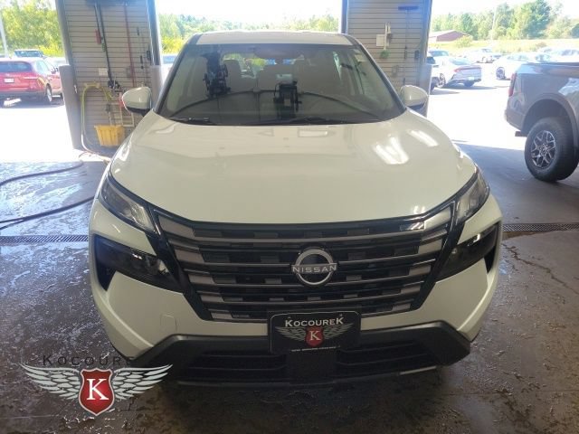New 2026 Nissan Rogue SV w/ Cold Weather Package AWD/4WD image 2
