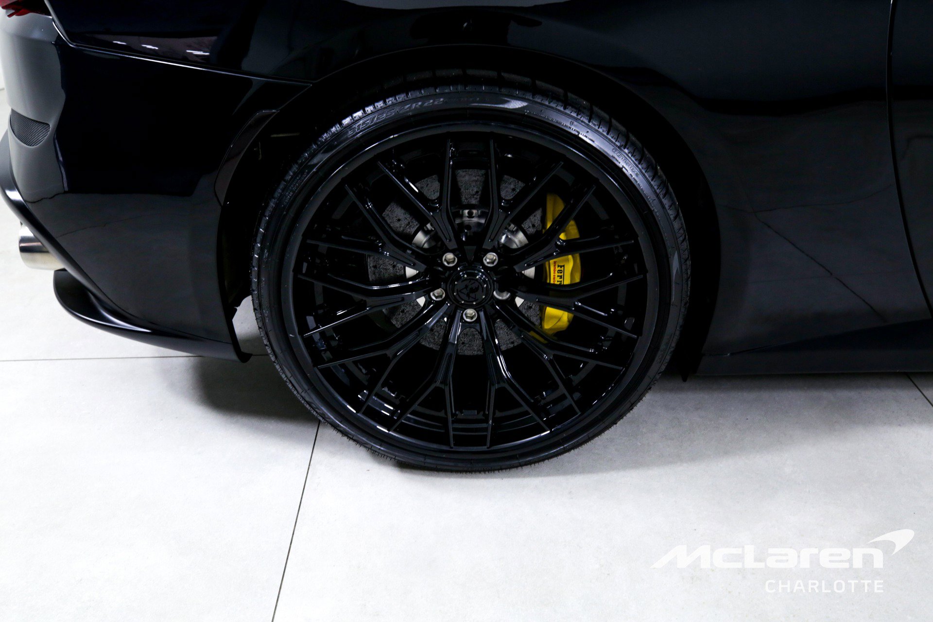 Used 2018 Ferrari GTC4Lusso T image 27