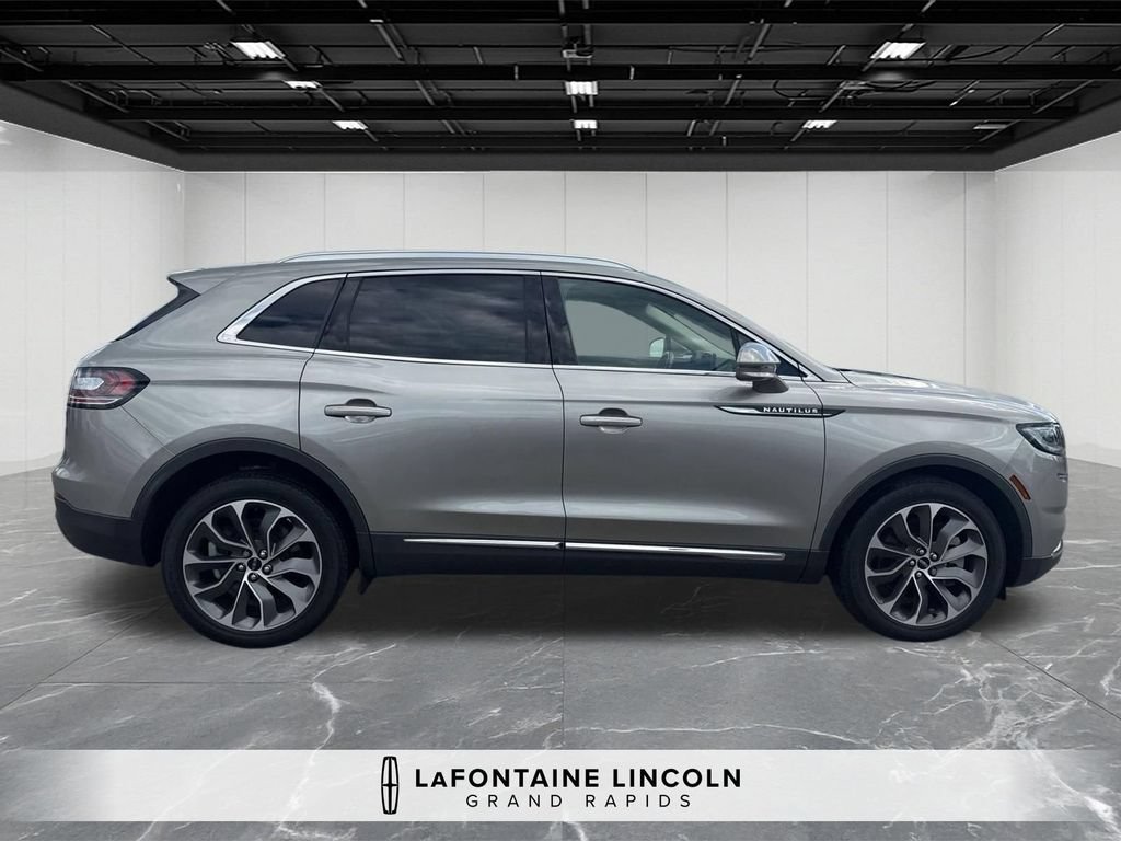 Certified 2023 Lincoln Nautilus Reserve AWD/4WD image 6