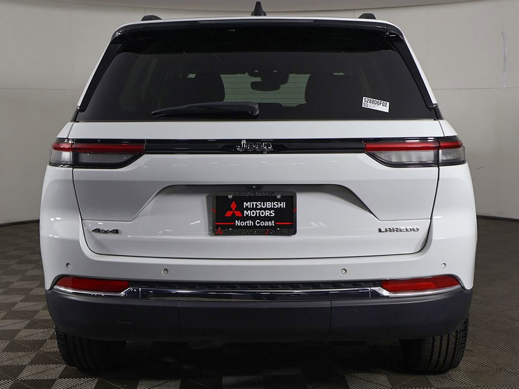 Used 2023 Jeep Grand Cherokee Laredo image 10