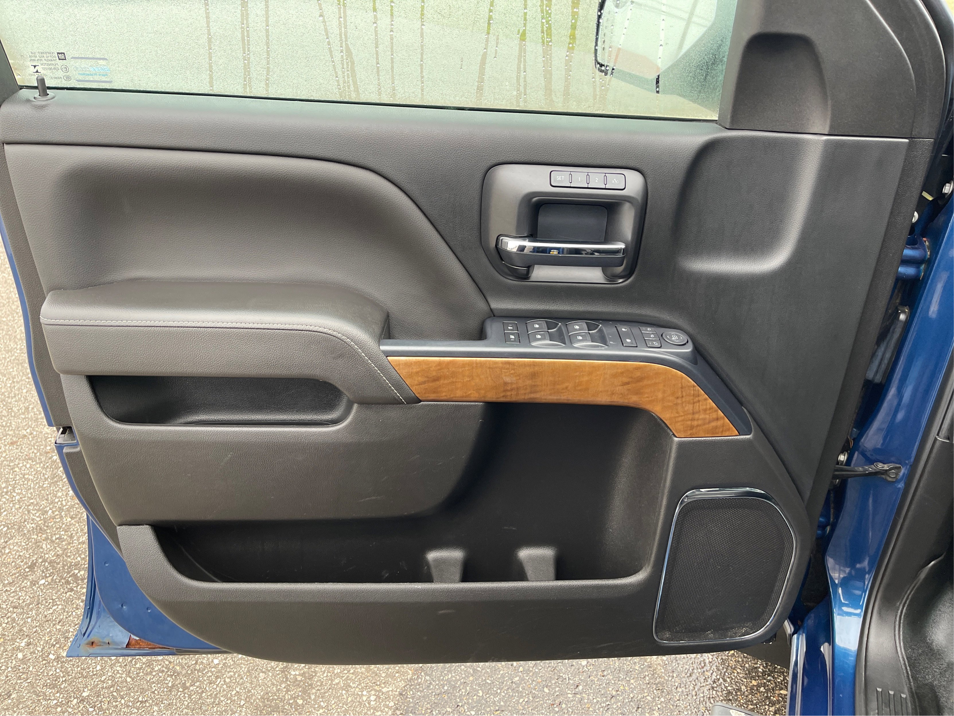 Used 2017 Chevrolet Silverado 1500 LTZ image 20