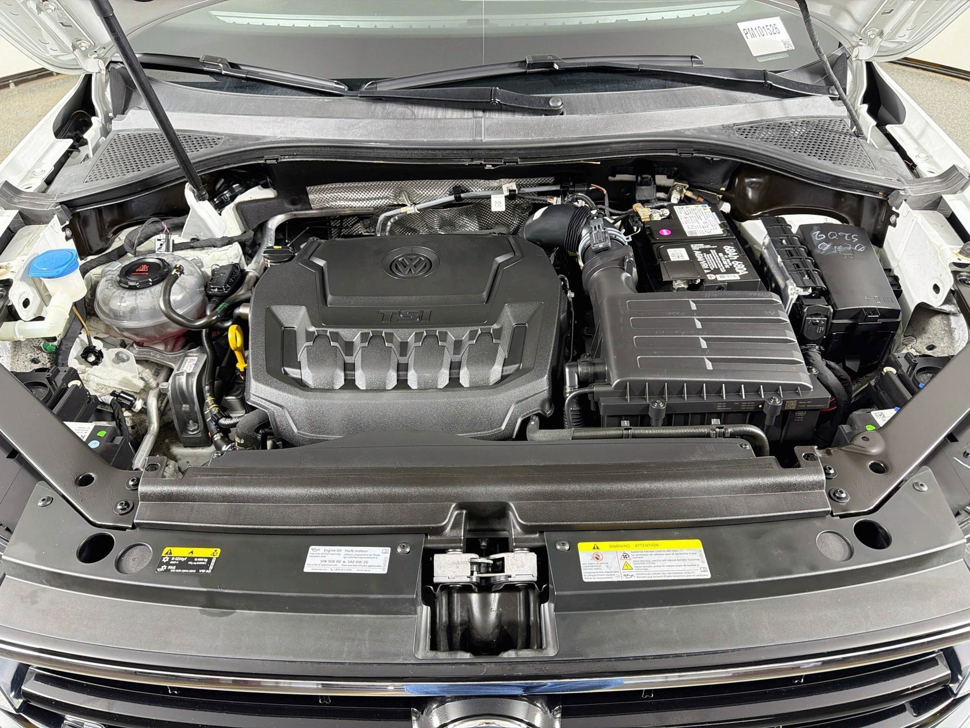 Certified 2023 Volkswagen Tiguan SE R-Line FWD image 29
