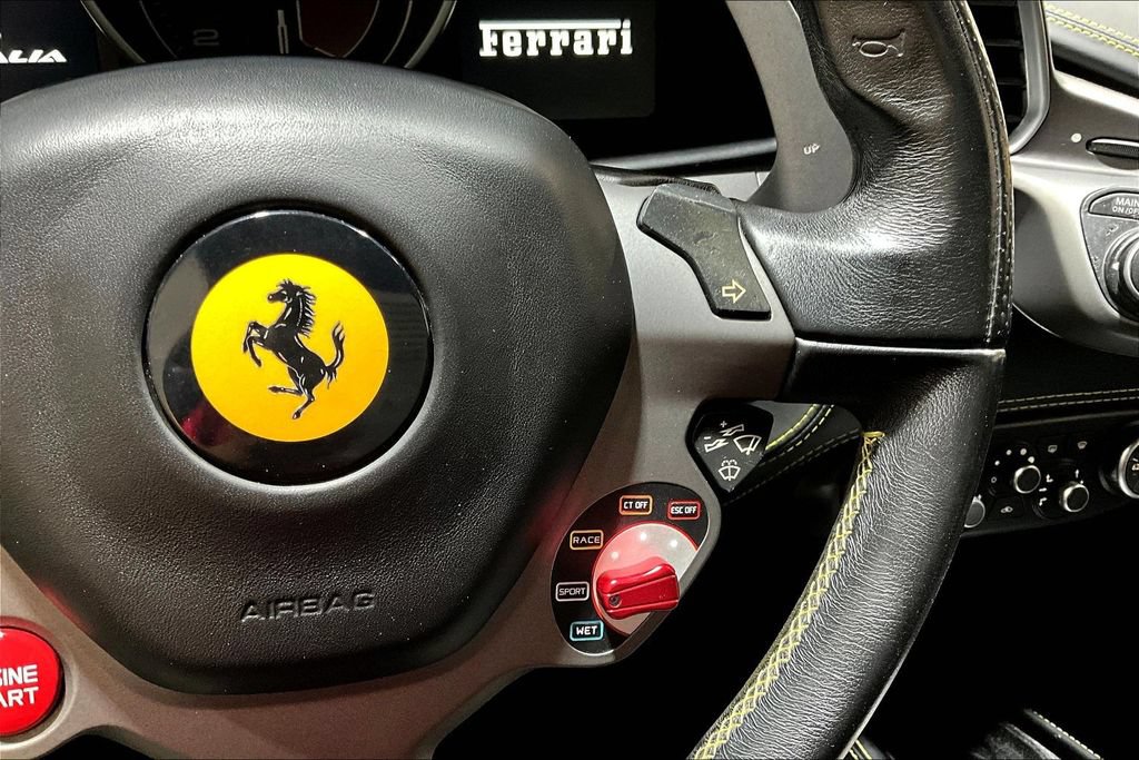 Used 2013 Ferrari 458 Italia Coupe RWD image 12