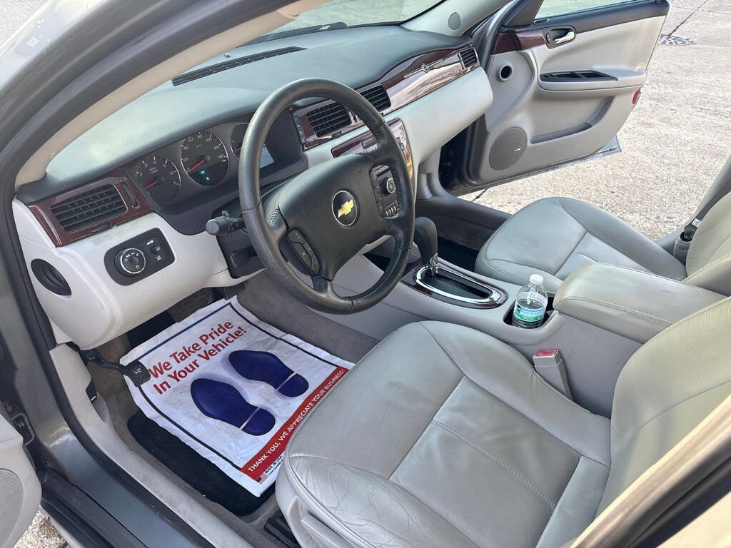 Used 2009 Chevrolet Impala LT w/ Luxury Edition Package image 9