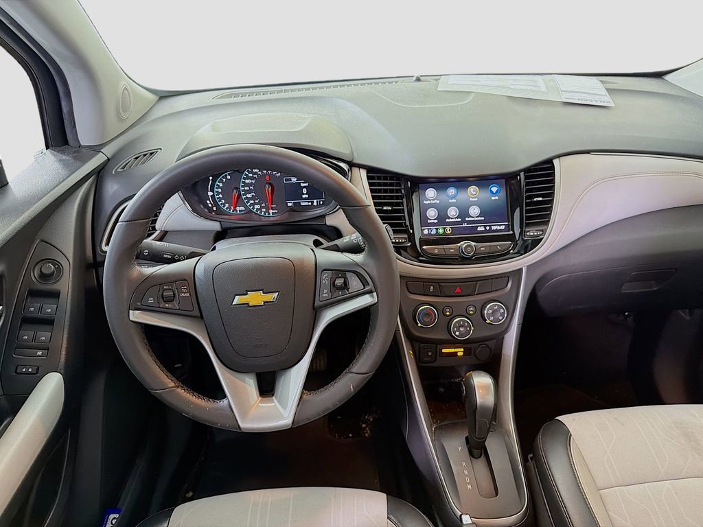 Used 2021 Chevrolet Trax LT w/ Sport Edition image 23