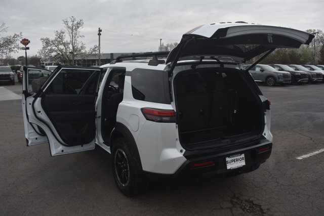 New 2026 Nissan Pathfinder Rock Creek w/ Rock Creek Premium Package AWD/4WD image 18